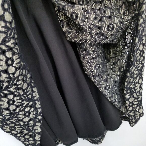 LUSH Lace Dress with Black Lining. Size S. - Picture 6 of 6